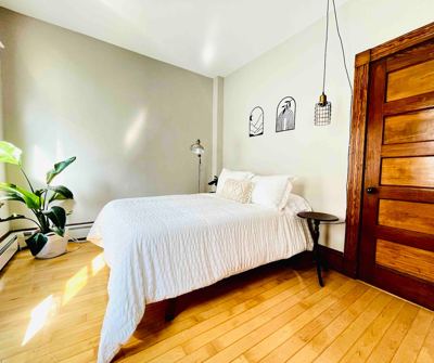 Airy Sunny Home. Large Space. Walk to Harvard 8