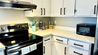 1 Bed / 1 Bath condo; garage, pool / private patio 8