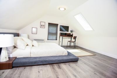 Venn | Harvard Square | Stylish Studio 1