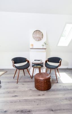 Venn | Harvard Square | Stylish Studio 2