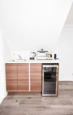 Venn | Harvard Square | Stylish Studio 7