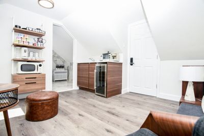 Venn | Harvard Square | Stylish Studio 4