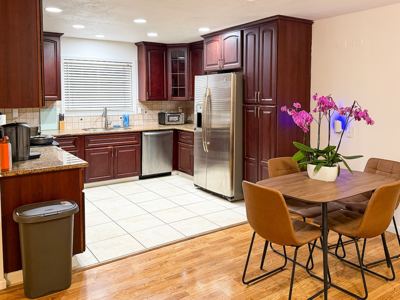 Fast WiFi & Desk | Room near Hwy 87 & 85 7