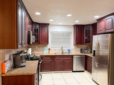 Fast WiFi & Desk | Room near Hwy 87 & 85 1