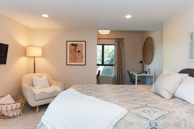 Cozy Silver Lake Hideaway | Walk to Reservoir 8