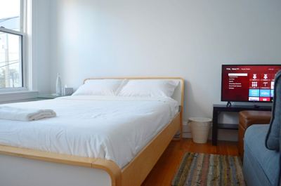 Private Designed Bedroom Long Term by Downtown 8