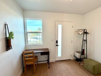 Newly Quiet 1BR/Private Entrance/Standing Desks 5