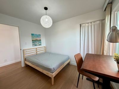 Newly Quiet 1BR/Private Entrance/Standing Desks 2