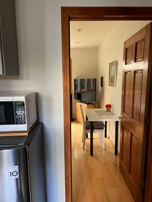 Private Unit - 2 miles from the beach 6