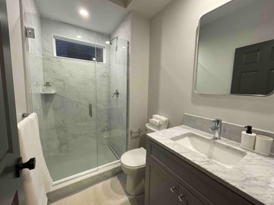 Spacious Bedroom & Private Bath 3A 3