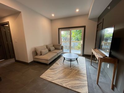 Spacious Bedroom & Private Bath 3A 1