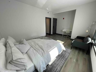 Spacious Bedroom & Private Bath 3A 2
