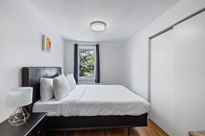 Queen Bedroom in East Cambridge 4