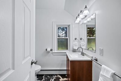 Queen Bedroom in East Cambridge 6