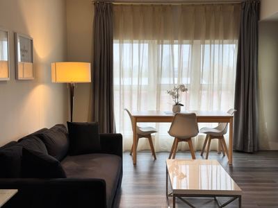 1B1B Spacious Top Floor Business-Ready Apt 416 7