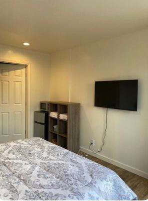 #2 private entrance & private bathroom 2