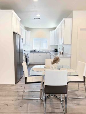 #7-Suites@Roosevelt Park-private suite with bath 4