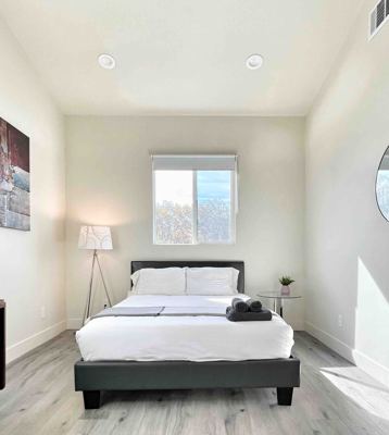 #7-Suites@Roosevelt Park-private suite with bath 6