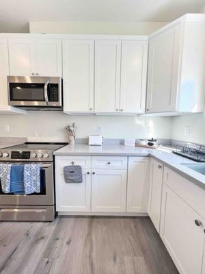 #7-Suites@Roosevelt Park-private suite with bath 3