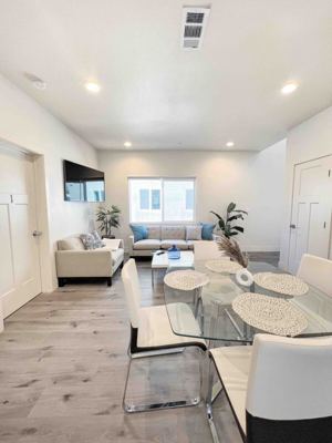 #7-Suites@Roosevelt Park-private suite with bath 5