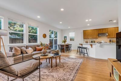 Modern Room near tech hub and hospital in San Jose 2