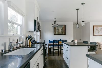 Peaceful Modern Home with BBQ Patio & Romantic Sun Deck 6