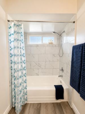 Comfortable Koreatown Studio Escape 5