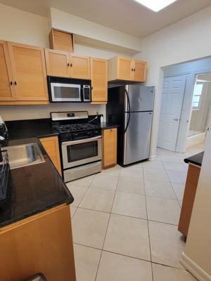 204B -blocks from the beach! 6