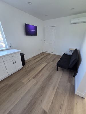 Luxury Guesthouse 1b1b Private
Compact, Chic & New 3