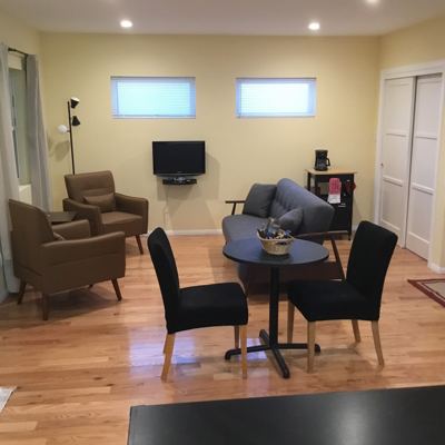 NoHo Breezeway Suite 7