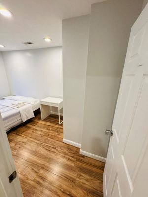 Private bedroom next to Sullivan Square b2 6