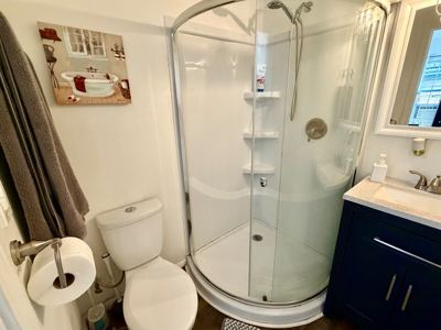 2214 Studio With laundary 8