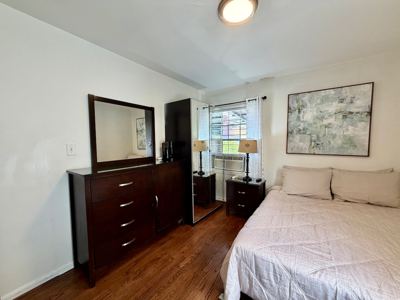 2214 Studio With laundary 6