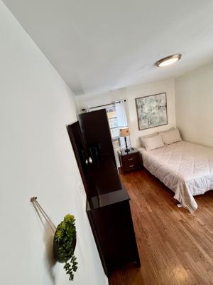 2214 Studio With laundary 4