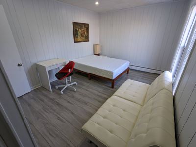Great private bedroom close to Downtown o3 8