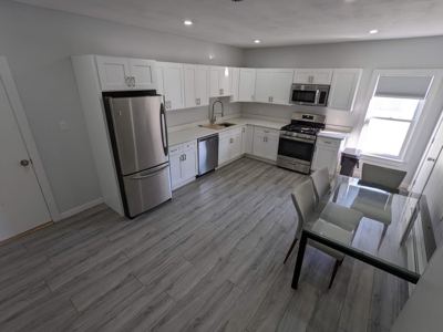Great private bedroom close to Downtown o3 1