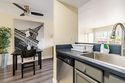 Luxury Apartment in Burbank 4