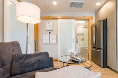 Carriage House Flat | Workspace | Outdoor Seating 3