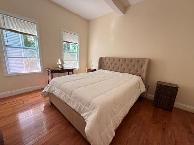 Spacious Queen in Boston | Train & Medical Stays 2