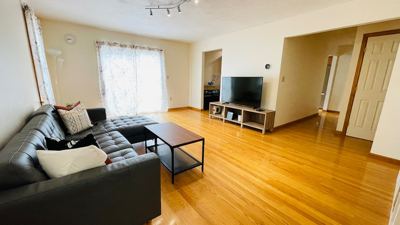 Room + Shared Bath. Quick Boston Access. Walk to T 1