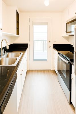 Private Room with Attached Bath in Redondo Beach 1