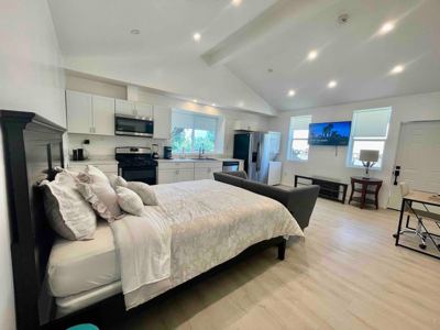 Modern luxury Private Studio Laundry Up 2 people 2
