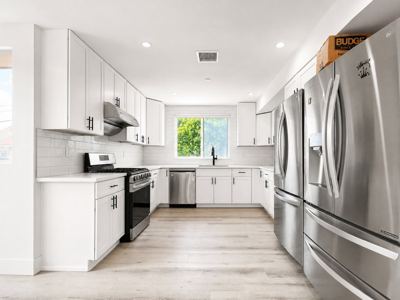 2nd Floor | USC Safe Zone | Private Bed & Bath 2