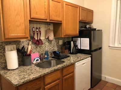 109S14.1 | The Strathmore 14 | 2BR 1B w/AC | Room 2