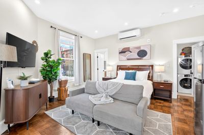 Renovated Back Bay Studio with in-unit laundry 1