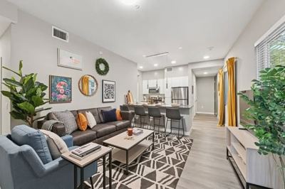 **🏠 UCLA/WESTWOOD SUBLET AVAILABLE!** 1