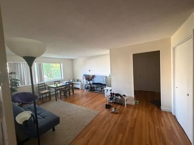 # **Urgently looking for a Roommate!!!** 1