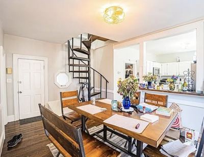 **Room available: lease takeover in Roxbury, Nov 1, 2026 – Aug 31, 2027** 1