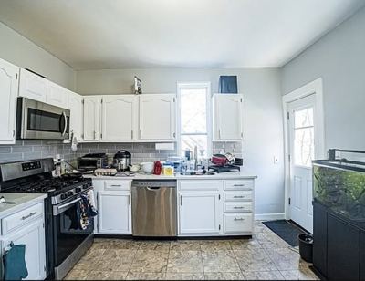 **Room available: lease takeover in Roxbury, Nov 1, 2026 – Aug 31, 2027** 2