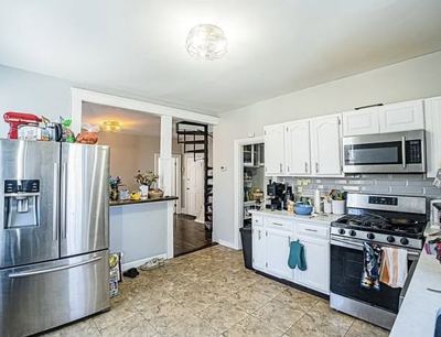 **Room available: lease takeover in Roxbury, Nov 1, 2026 – Aug 31, 2027** 3